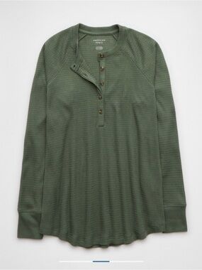 American Eagle Women’s Oversized Plush Long-Sleeve Henley T-Shirt Sz M